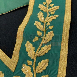 Collettes d'uniforme de style traditionnel offrant un design élégant et des collettes d'uniforme durables pour les tenues cérémonielles - Product Image 4