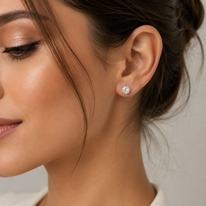 Boucles d'oreilles clous solitaires en or rose 18 carats avec diamant taille cœur pour femme, finition polie, pour usage quotidien, soirée, mariage, cadeau - Product Image 1