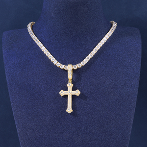 Collar con Colgante de Cruz de Plata 925 con Moissanita para Hombre, Diseño Gótico con Incrustaciones de Piedras Redondas, Joyería Religiosa de Lujo - Product Image 1