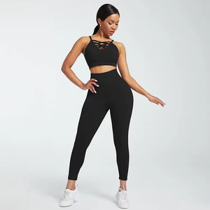 Haut court à capuche pour femme, manches longues, couleur unie, sportif, respirant, léger, en spandex et polyester, coupe régulière, pour le printemps - Product Image 3