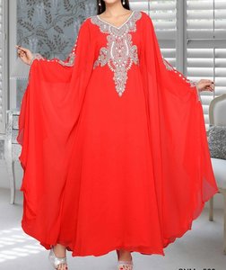 Abaya Rouge à Col Montant Brodé Uni, Manches Longues, Longueur Ras du Sol, Robe Modeste Décontractée pour Femmes Adultes, Légère, Style Moyen-Orient - Product Image 1