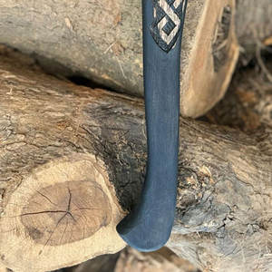 Hacha Vikinga Nórdica con Cabeza de Acero Grabada, Mango de Madera Envuelto en Cuero, Estilo Histórico, para Supervivencia al Aire Libre - Product Image 5