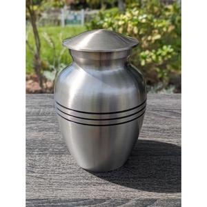 Urne funéraire dorée pour animaux de compagnie avec empreinte de patte noire, motifs personnalisables, urnes en laiton durables pour cendres, idées de cadeaux commémoratifs pour animaux. - Product Image 6