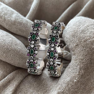 Ensemble collier et boucles d'oreilles en argent 925, pierres naturelles vertes, violettes et blanches, style classique traditionnel artisanal, spécial - Product Image 2