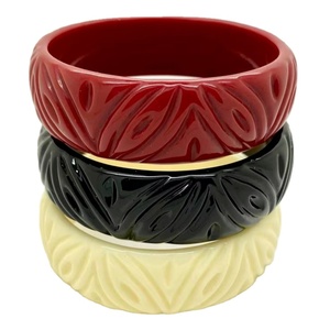 Bracelet de mode en résine de haute qualité pour femmes et filles Meilleur design avec perle diamant Style religieux à la mode pour les cadeaux de fêtes - Product Image 1