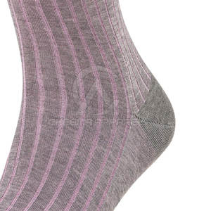 Calcetines elásticos de alta calidad diseñados para un ajuste flexible, control de la humedad y comodidad para los pies durante todo el día. - Product Image 6