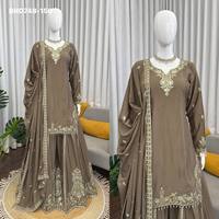 Ensemble Sharara élégant de la collection Premium en crêpe avec broderie et dentelle fantaisie – Fournisseur de vêtements ethniques de Surat