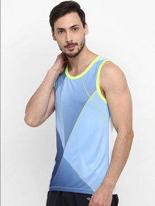 เสื้อกล้ามผู้ชายแบบเรียบ ไม่มีแขน แห้งเร็ว สปอร์ต คอกลม ผ้าฝ้าย 100% พิมพ์ลายโลโก้ด้านหน้า - Product Image 3