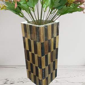 Vase à fleurs en bois artisanal, forme rectangulaire haute, décoration minimaliste, bois naturel, accent moderne pour l'intérieur, style table ou sol - Product Image 3