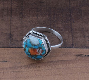 Bague en argent sterling classique avec pierre précieuse rectangulaire en turquoise naturelle et cuivre, sertie clos, vente en gros pour fêtes - Product Image 2