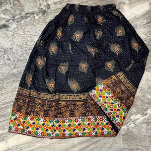 กระโปรงแม็กซี่ลายดอกไม้ฮาวายสำหรับผู้หญิง ปักลายเกาะเขตร้อน สไตล์ชายหาด ใส่สบายๆ ในฤดูใบไม้ร่วง เนื้อผ้าเบาบางพลิ้วไหว คุณภาพสูง - Product Image 1