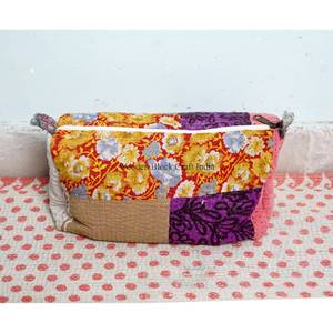 Lot de 3 trousses de toilette vintage en coton kantha avec fermeture éclair et pompons, grand format, écologiques et portables pour femmes - Product Image 5