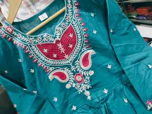 TwinFeet Salwar Kameez Anarkali en Soie Traditionnel Festif Bhandhani pour Femme, Protection Solaire, Séchage Rapide, Longueur Ras du Sol, Mariage - Product Image 4