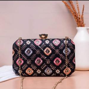 กระเป๋าคลัทช์งานปักเพชรคริสตัลประดับมุกสำหรับงานเลี้ยงงานแต่งงานทำมือสำหรับสุภาพสตรี - Product Image 6