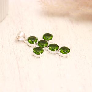 Colgante de Plata de Ley 925 con Racimo de Peridoto en Verde Brillante, Joyería de Diseño, Joyería Hecha a Mano - Product Image 2