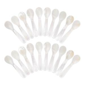 Cuillère à caviar moderne en nacre, accessoire de service artisanal en coquillage pour solutions de restauration haut de gamme - Product Image 2