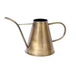 Arrosoir minimaliste en métal, outil d'arrosage en acier inoxydable pour le jardin - Product Image 3