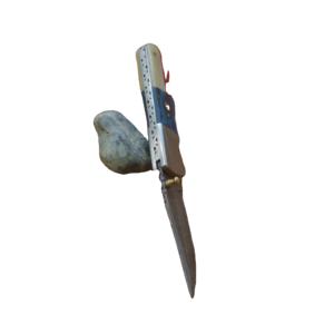 Navaja Plegable de Caza de Acero Inoxidable Hecha a Mano con Mango de Madera y Resina Única, Personalizable OEM, Regalo para Actividades al Aire Libre - Product Image 5