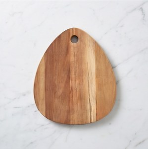 Elegante Tabla de Cortar de Madera Natural en Forma de Lágrima, Bloque de Corte en Forma de Huevo con Orificio para Colgar - Product Image 1