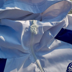 Conjunto Deportivo de Chaqueta con Cremallera y Parches Reflectantes con Logotipo Personalizado OEM, Pantalones Cortos de Nailon, Trajes Deportivos Unisex para Hombre, Cortavientos - Product Image 6