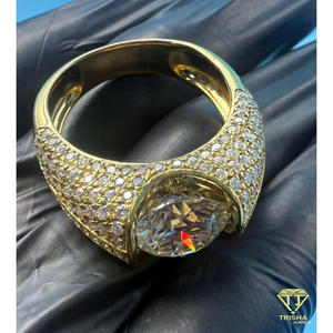 Bague en argent 925 avec diamant de laboratoire rond central et pierres latérales étincelantes, bijoux de mariage de luxe en or - Product Image 4