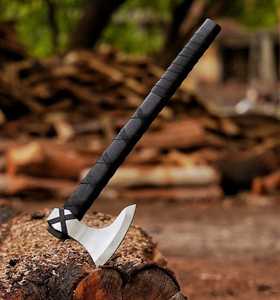 Hacha Vikinga Premium Hecha a Mano, Hoja de Acero Forjado, Mango de Madera Negra con Diseño Tallado, para Supervivencia, con Funda de Cuero - Product Image 1