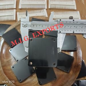 แผ่น/แท่นทอจากเขาควายที่ใช้ในการทอแบบแผ่น (แบบการ์ด) เพื่อสร้างแถบเส้นเล็กที่ซับซ้อนโดยการควบคุมเส้นด้ายแนวตั้ง - Product Image 5