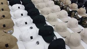 หมวกแก๊ปทรง Trucker แบบ 6 แผง ปรับแต่งได้ ระบายอากาศดี ด้านหลังเป็นตาข่าย ด้านหน้าเป็นผ้า ดีไซน์น้ำหนักเบา เหมาะสำหรับกีฬากลางแจ้ง แฟชั่นลำลอง - Product Image 3