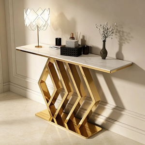 Table console élégante de couleur blanche, confectionnée avec des pieds en métal doré décoratif et un cadre incliné, disponible à prix de gros. - Product Image 4