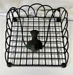 Porte-serviettes vintage en fer forgé, support en métal noir - Product Image 2