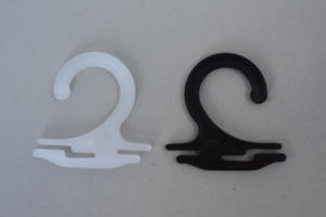 Vietnam prix usine vêtement crochets en plastique 10 pour une utilisation pratique en magasin pour les chaussettes et masques pour hommes et femmes montrent 500 pièces/sac - Product Image 2