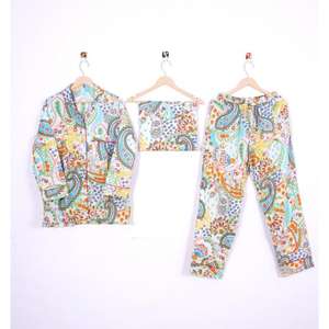 Conjunto de pijama de algodón ligero estampado a mano para mujer, tela suave y transpirable, ideal para relajarse, dormir y uso casual. - Product Image 1