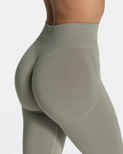 Leggings de Microfibra sin Costuras con Tecnología de Absorción de Sudor, Ajuste Ceñido y Elasticidad en Cuatro Direcciones - Product Image 3