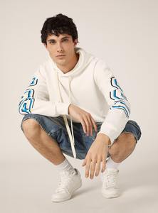 Sweat à capuche élégant pour hommes, conçu par des fabricants de premier plan pour les marchés de gros décontractés - Product Image 6