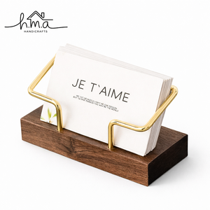 Porte-cartes en bois naturel incurvé en forme de vague avec accent boule dorée, support de cartes de visite minimaliste, présentoir de bureau organique - Product Image 4
