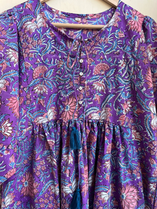 เดรสยาวผ้าฝ้ายพิมพ์ลายด้วยมือ 100% สำหรับผู้หญิง คอกลม แขนยาว ลายดอกไม้ สไตล์อินเดีย ชุดลำลองสำหรับฤดูร้อน - Product Image 2