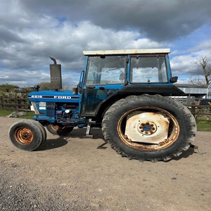 Tractor de ruedas Ford 4610 usado, 55HP, con motor, cojinete, caja de cambios y bomba, 1KG, tractor agrícola fiable para tareas pesadas de preparación de terrenos. - Product Image 4