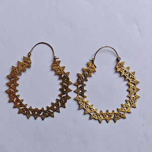 Boucles d'oreilles créoles dorées à motif tribal filigrané, style bohème ethnique, géométriques, vintage, pendantes, bijoux tendance - Product Image 1