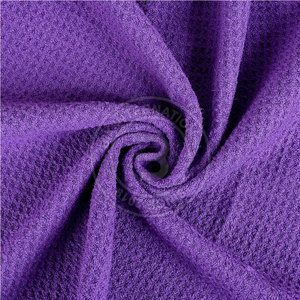 Toalla de golf de fibra suave de alto rendimiento y construcción duradera para uso deportivo y limpieza. - Product Image 6