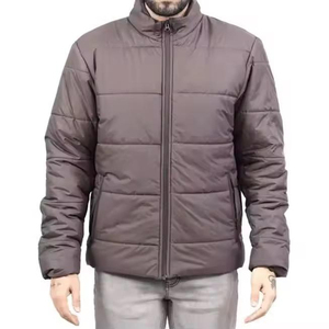 Fabrication sur mesure de vestes matelassées : matelassage personnalisé, couleurs de tissu et marquage pour les marques de vêtements d'hiver et les entreprises de vente au détail - Product Image 3