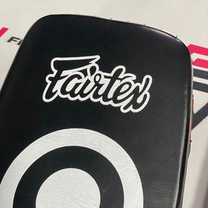 Équipement d'entraînement de haute qualité Fairtex, boucliers de frappe personnalisés OEM ODM, pads de frappe incurvés pour le kickboxing, pads de frappe pour la boxe, gants de Muay Thai MMA - Product Image 4