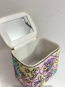 Trousse de Maquillage Florale Perlée à la Main avec Miroir et Fermeture Éclair, Boîte de Rangement pour Cosmétiques, Fabrication Indienne Artisanale, Vente en Gros, Fournisseur OEM Export - Product Image 3