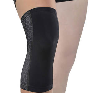 La rodillera de diseño elástico ofrece un ajuste duradero y una compresión confiable para mejorar la estabilidad y reducir el estrés muscular. - Product Image 1