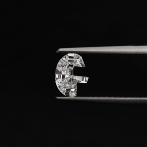 Diamante suelto de 1 quilate con certificación IGI VVS, cultivado en laboratorio, corte elegante en forma de letra B, ideal para la elaboración de colgantes, al mejor precio. - Product Image 1