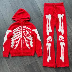 เสื้อกันหนาวหมวกและกางเกงกระดูกแบบกําหนดเองวัสดุวอร์มผ้าขนแกะนุ่มพร้อมรูปแบบกระดูกยืดชุดเหงื่ออุ่นสตรีทสําหรับผู้ชาย - Product Image 6