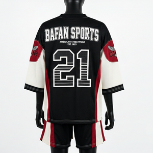 Conjunto de Camiseta y Pantalones Cortos de Fútbol para Mujer, Tela de Malla de Poliéster Premium, Estilo Panel Negro, Rojo y Crema, Logotipo Personalizado por Sublimación - Product Image 2