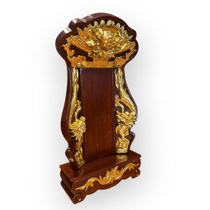 Una tableta ancestral intrincadamente tallada y dorada se utiliza para adorar a los antepasados durante muchas generaciones. - Product Image 5