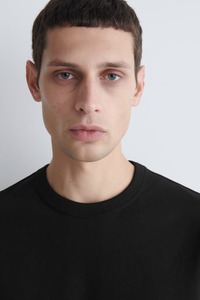 T-shirt en coton noir à manches courtes et col rond pour homme, coupe classique, couleur unie, tricot jersey décontracté - Product Image 3