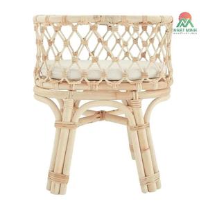 Lit de poupée en rotin Nhat Minh – Lit de poupée en rotin naturel de style tropical. - Product Image 1