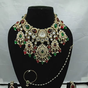 Parure de mariée ethnique en alliage blanc royal avec perles et Kundan, collier ras-du-cou plaqué or lourd, artisanat haut de gamme pour fiançailles, mariage et fêtes - Product Image 2